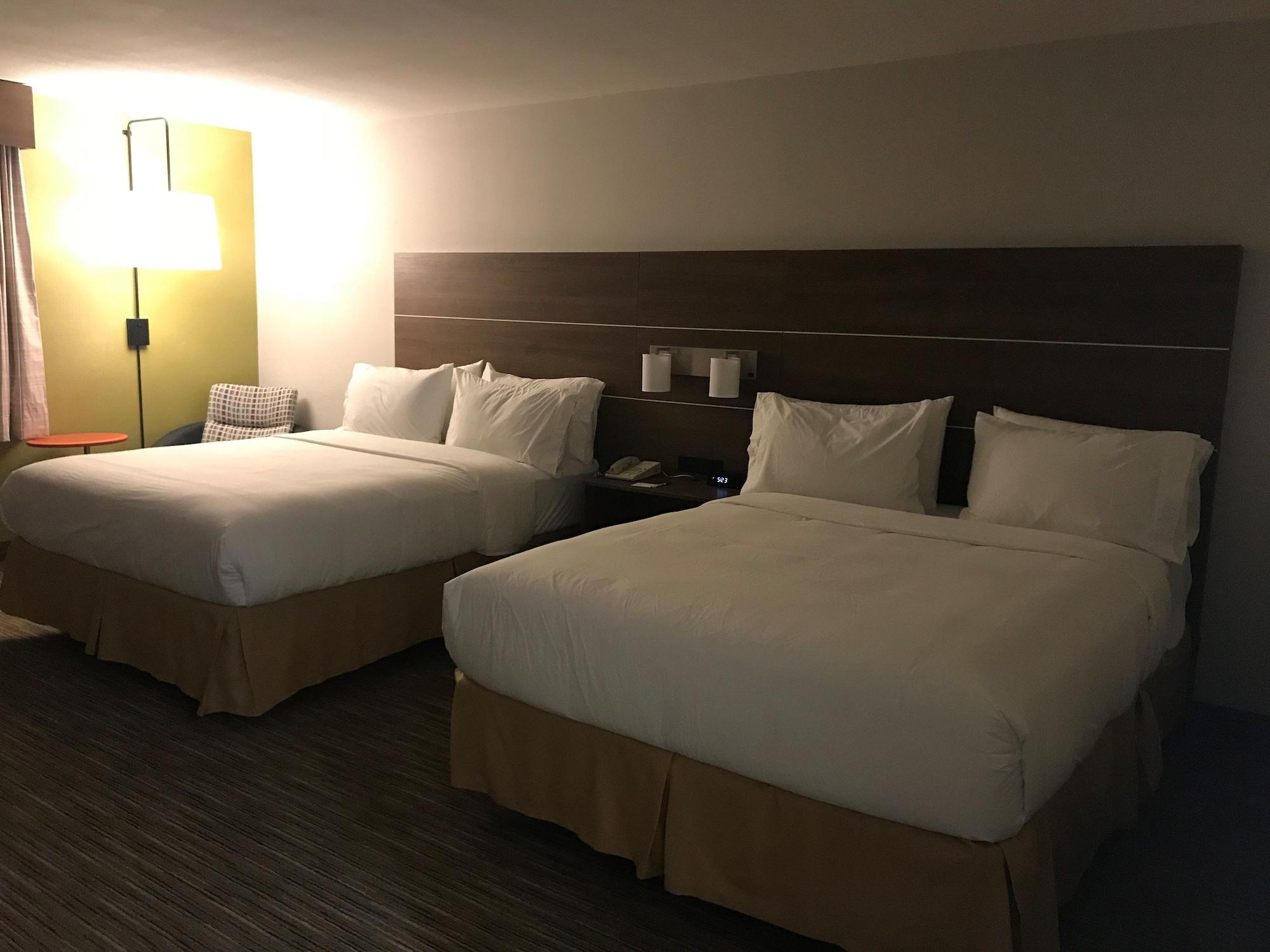 Holiday Inn Express & Suites Camarillo, An Ihg Hotel Exterior foto